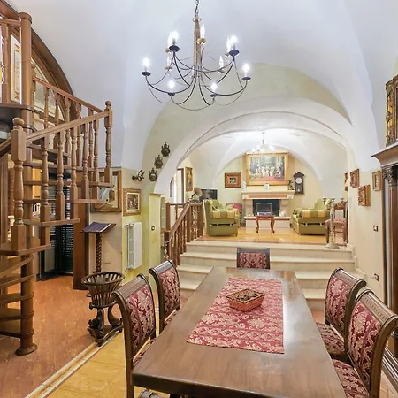 Corte Vico Palmisano Centro Storico 住宿加早餐酒店 3*