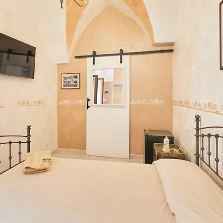 住宿加早餐酒店 Corte Vico Palmisano Centro Storico 加利波利